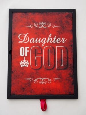 Plakat ze stali – Daughter of God czerwony