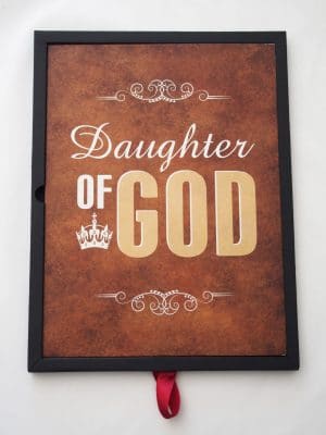 Plakat ze stali – Daughter of God karmelowy