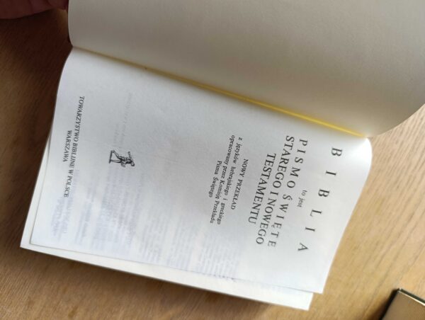 OUTLET – Biblia Warszawska średnia tw op bordo