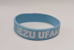 Opaska silikonowa mała – Jezu ufam – błękitna