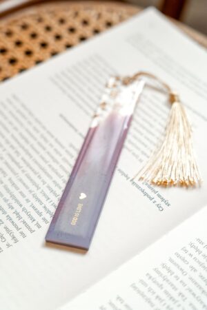 Zakładka z żywicy – God is Love – FIOLETOWA